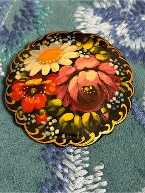 Russian Signed PreOwned Precious Handpainted Brooch